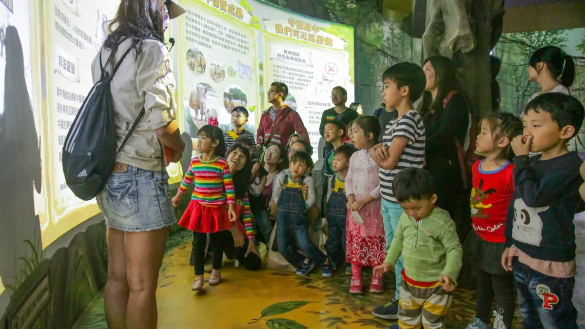 新竹六福村遊樂園全新開放生態教育館,以遊戲方式讓大小朋友了解動物習性。(圖/新竹六福村樂園提供)