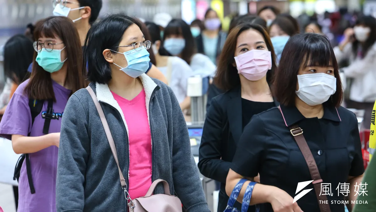 根據疾管署網站「新冠肺炎本土病例地理分布」顯示,台北市、新北市、桃園市今年至今,都已累計逾2萬確診個案。示意圖。(資料照,顏麟宇攝)