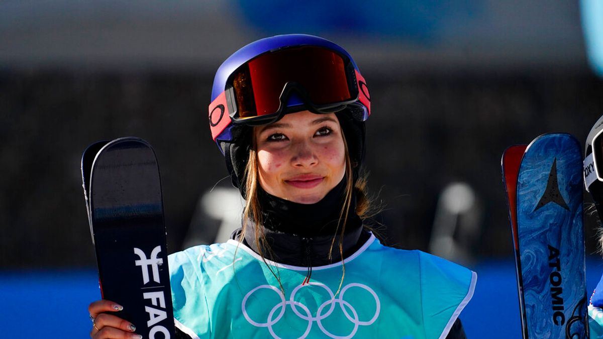 在美國長大並接受訓練、但決定代表中國參加冬奧會的谷愛凌(Eileen Gu),兼具運動員、模特兒、學霸等多重身分。(美聯社) 在美國長大並接受訓練、但決定代表中國參加冬奧會的谷愛凌(Eileen Gu),兼具運動員、模特兒、學霸等多重身分。(美聯社)