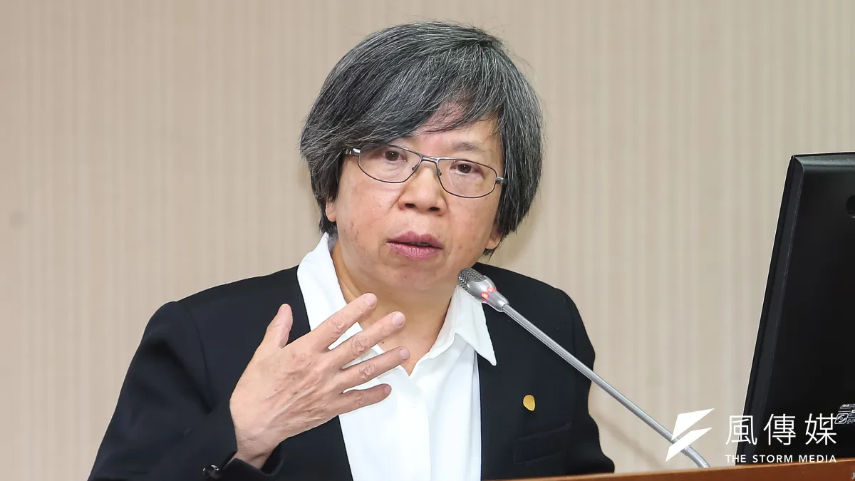 政府透過「急難救助」方案補助「有工作,無加保」民眾,但衛福部次長蘇麗瓊(見圖)坦言,「34.5萬在哪裡衛福部確實不知道,我們沒有具體任何資料,這比較麻煩,因此要請民眾主動申請。」(資料照,顏麟宇攝)