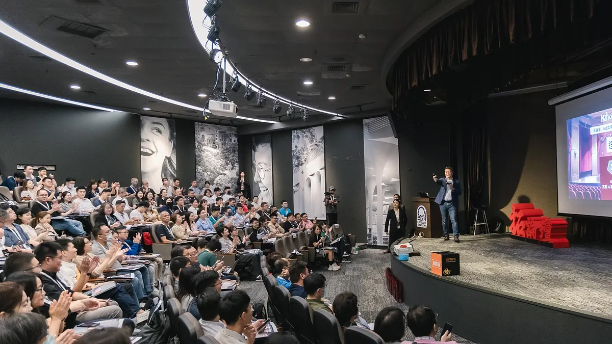 林明樟於拓學院舉辦的論壇分享人才管理心法(圖片來源:MJ拓學院) 林明樟於拓學院舉辦的論壇分享人才管理心法(圖片來源:MJ拓學院)