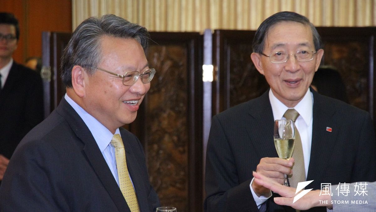 歐盟執委會首次表達將研議開啟與我國投資談判的意願,外交部表示感謝與歡迎,圖為外交部長林永樂(右)與政次令狐榮達。(曾原信攝) 歐盟執委會首次表達將研議開啟與我國投資談判的意願,外交部表示感謝與歡迎,圖為外交部長林永樂(右)與政次令狐榮達。(曾原信攝)