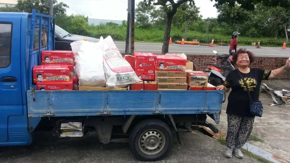 煥昌文衡殿獻愛心 將普渡供品轉贈低收入戶