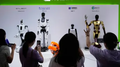 消息指出美國總統川普正研擬在明年推出機器人行政命令,引爆美股機器人概念股大漲,漲勢隨即傳導至亞洲,台股機器人概念股成為主流。(圖/美聯社)
