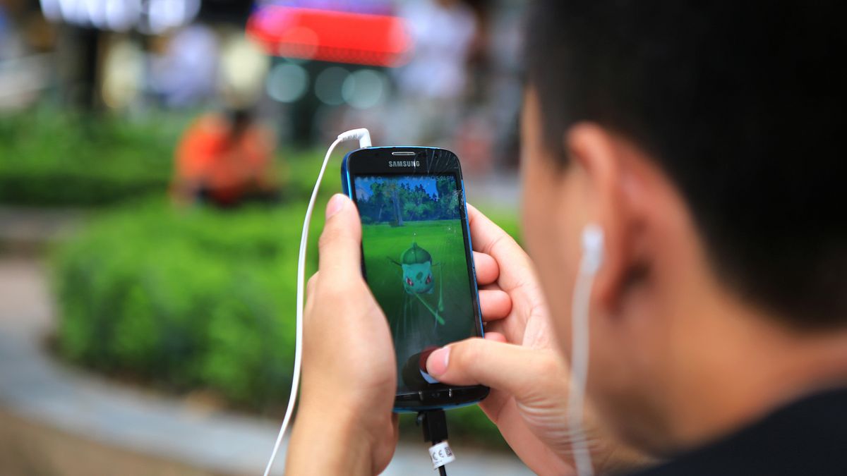 手機遊戲《精靈寶可夢GO》(Pokémon GO)熱潮風靡全球(美聯社) 手機遊戲《精靈寶可夢GO》(Pokémon GO)熱潮風靡全球(美聯社)