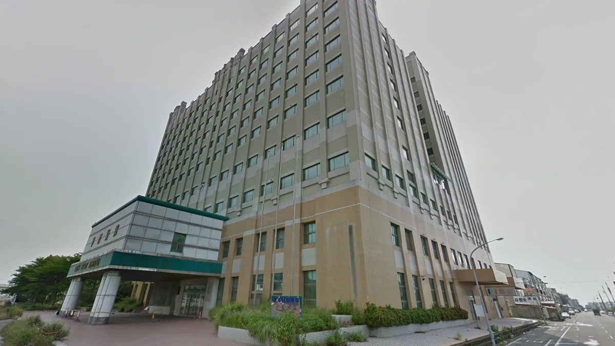 衛福部推動住宿式長照機構公共化服務,各縣市政府長照社福用地的開發目前也陸續展開,其中最受業界矚目的,是嘉義太保的華濟醫院。(取自Google map街景)