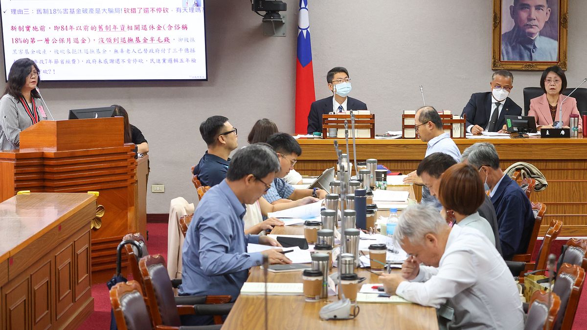 停砍年金仍會破產?教師團體籲完整撥補公教基金:拖延的代價多花750億