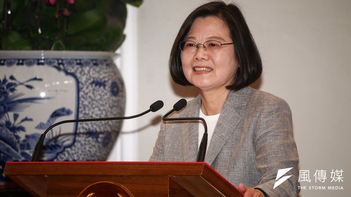 各項民調顯示,總統蔡英文支持確實回升。圖為蔡英文文主持「三年有成台灣進步關鍵字」記者會。(蔡親傑攝) 各項民調顯示,總統蔡英文支持確實回升。圖為蔡英文文主持「三年有成台灣進步關鍵字」記者會。(蔡親傑攝)