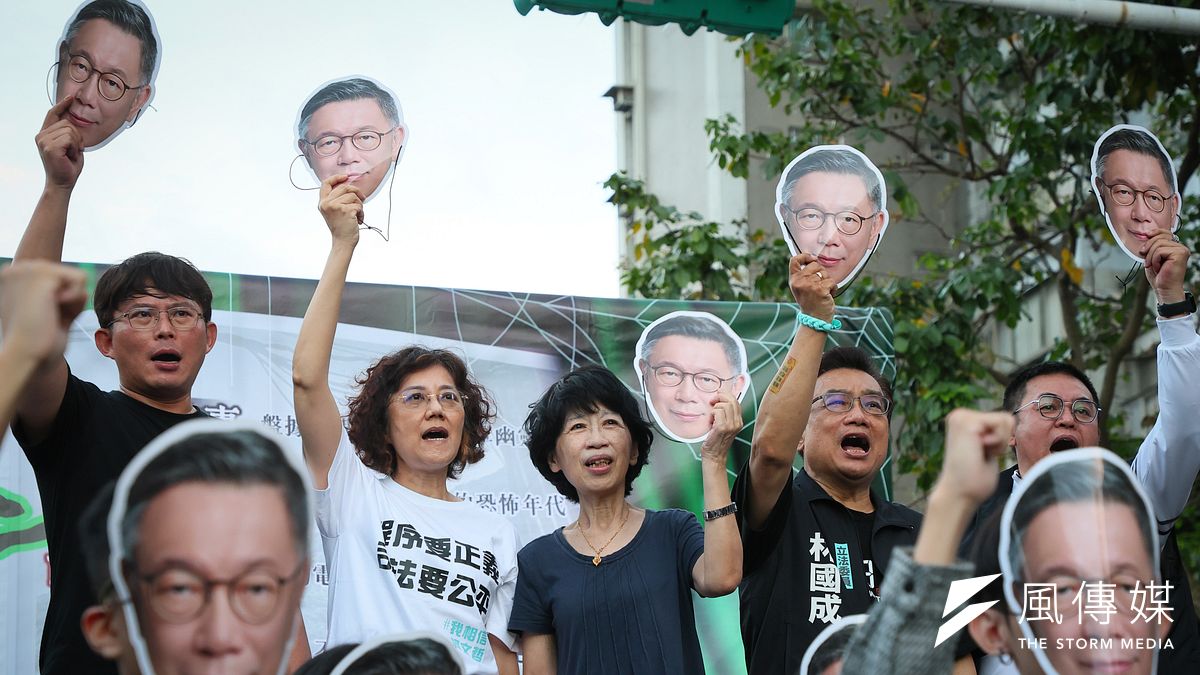 民眾黨舉行第3屆黨代表選舉,在新竹縣選區,柯美蘭(左二)以該區第一高票連任黨代表。(資料照,顏麟宇攝) 民眾黨舉行第3屆黨代表選舉,在新竹縣選區,柯美蘭(左二)以該區第一高票連任黨代表。(資料照,顏麟宇攝)