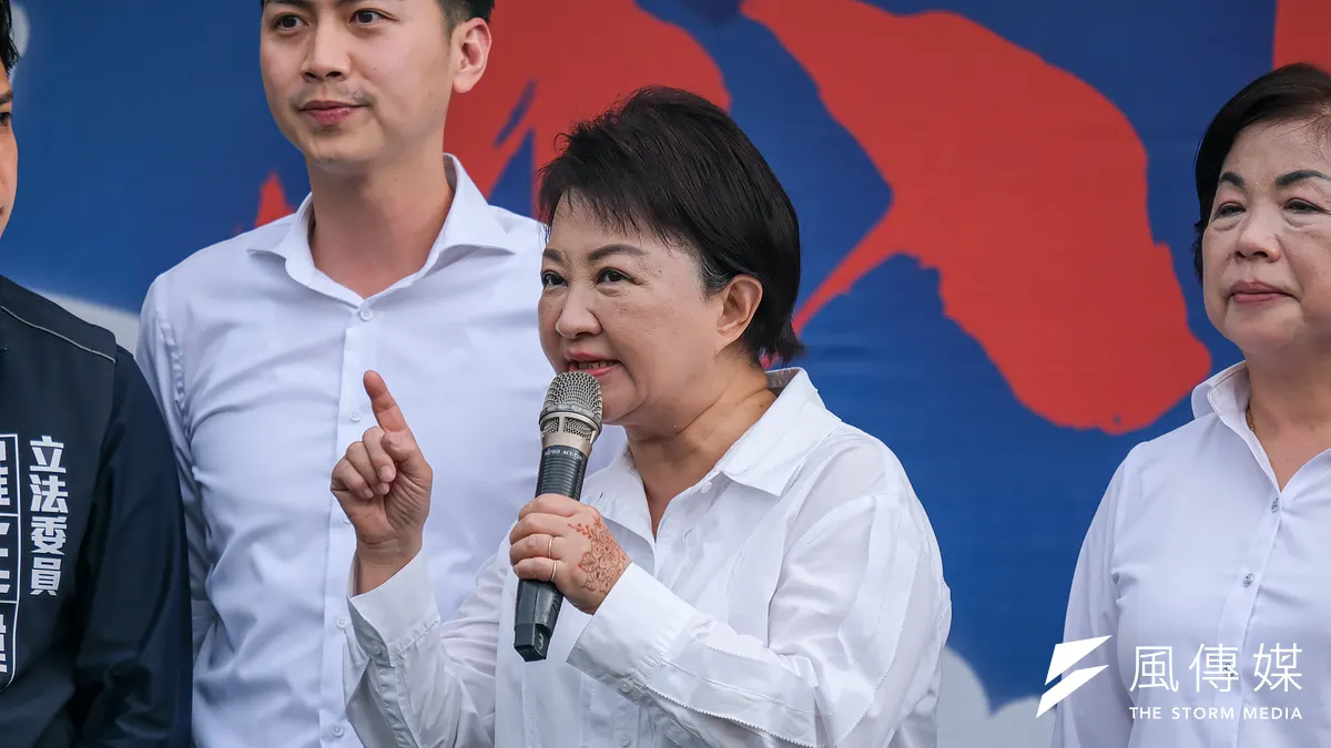 台中市長盧秀燕(中)被黨內怪罪,因不願出面承擔才釀成最後鄭麗文當選國民黨主席的亂局。(劉偉宏攝) 台中市長盧秀燕(中)被黨內怪罪,因不願出面承擔才釀成最後鄭麗文當選國民黨主席的亂局。(劉偉宏攝)