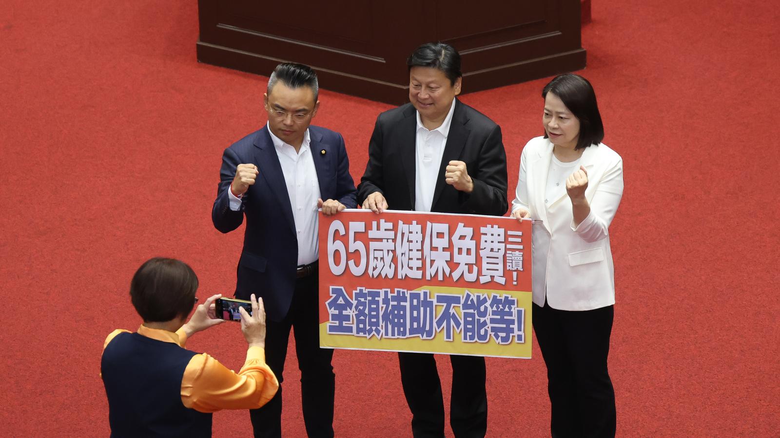 政府拿不出錢補助長者健保?沈政男揭賴清德昔「豪撒200億」嗆:自己政策買票就可以