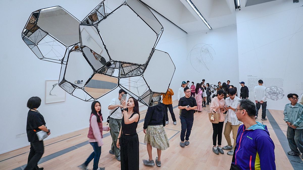 新北市美術館開館周年活動!畢書盡攜手新北市交響樂團壓軸演出 煙火、無人機點亮鶯歌夜空 4/26宇宙人、Gummy B接力登場