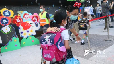 教育是國家最重要的長期投資,然而,當政治、民粹思維侵蝕教育現場,讓政策導向短視、教師、校長專業與德望不被信任,教育的品質勢必江河日下。(資料照,顏麟宇攝)