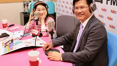 台中市長林佳龍接受電台專訪時指出,對於海水採礦投資案,市府會檢討疏失、虛心改進,並建立更完整的SOP。(圖/台中市政府提供)