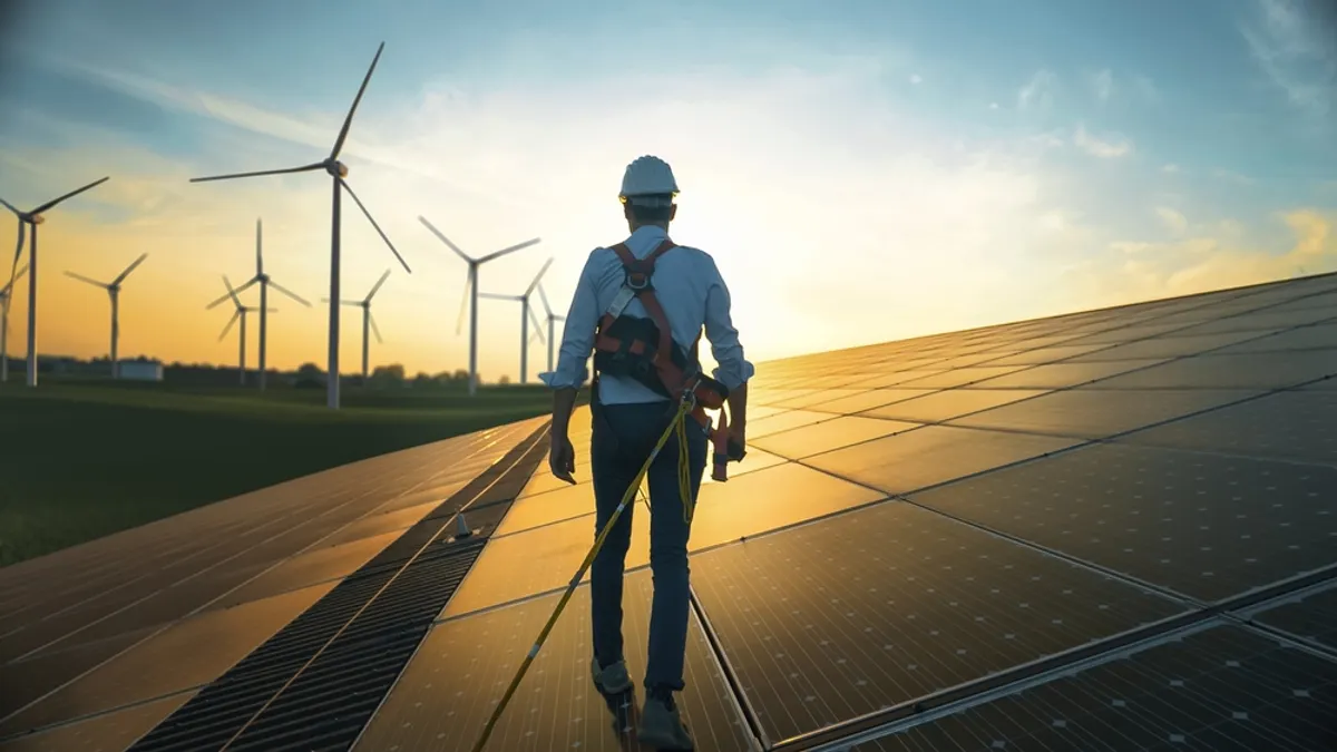 綠能政策迷航,台灣產業內外挑戰艱困。(圖:Shutterstock) 綠能政策迷航,台灣產業內外挑戰艱困。(圖:Shutterstock)