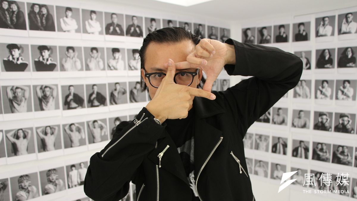 國際知名攝影師紀嘉良(Leslie Kee)來台灣進行「OUT IN TAIWAN」攝影展。(郭丹穎攝) 國際知名攝影師紀嘉良(Leslie Kee)來台灣進行「OUT IN TAIWAN」攝影展。(郭丹穎攝)