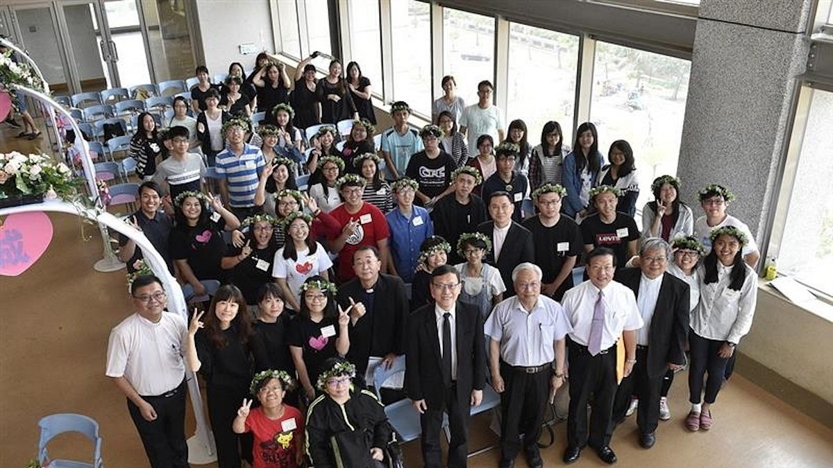 長榮大學成年禮祝福禮拜 期勉相信自己承擔責任 長榮大學成年禮祝福禮拜 期勉相信自己承擔責任