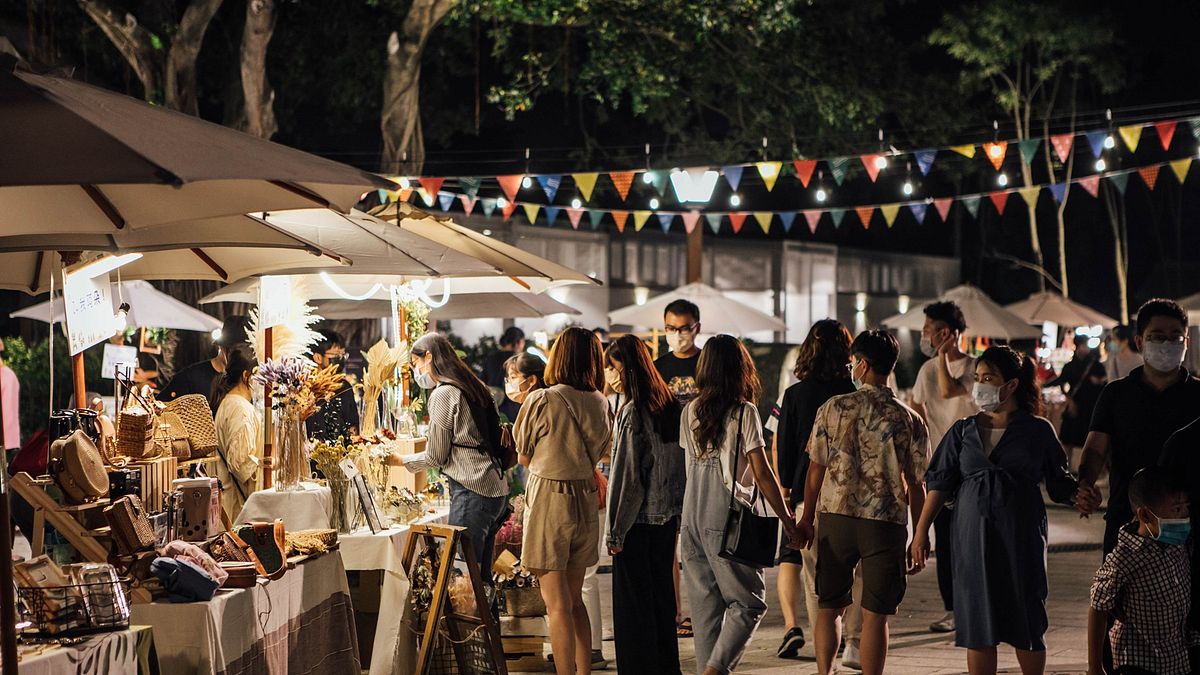 屏東勝利星村加碼「五倍勝利.金耀眼」振興活動,只要購物滿額就能獲得抽獎券,參加加碼抽獎(圖/屏東縣文化處提供) 屏東勝利星村加碼「五倍勝利.金耀眼」振興活動,只要購物滿額就能獲得抽獎券,參加加碼抽獎(圖/屏東縣文化處提供)