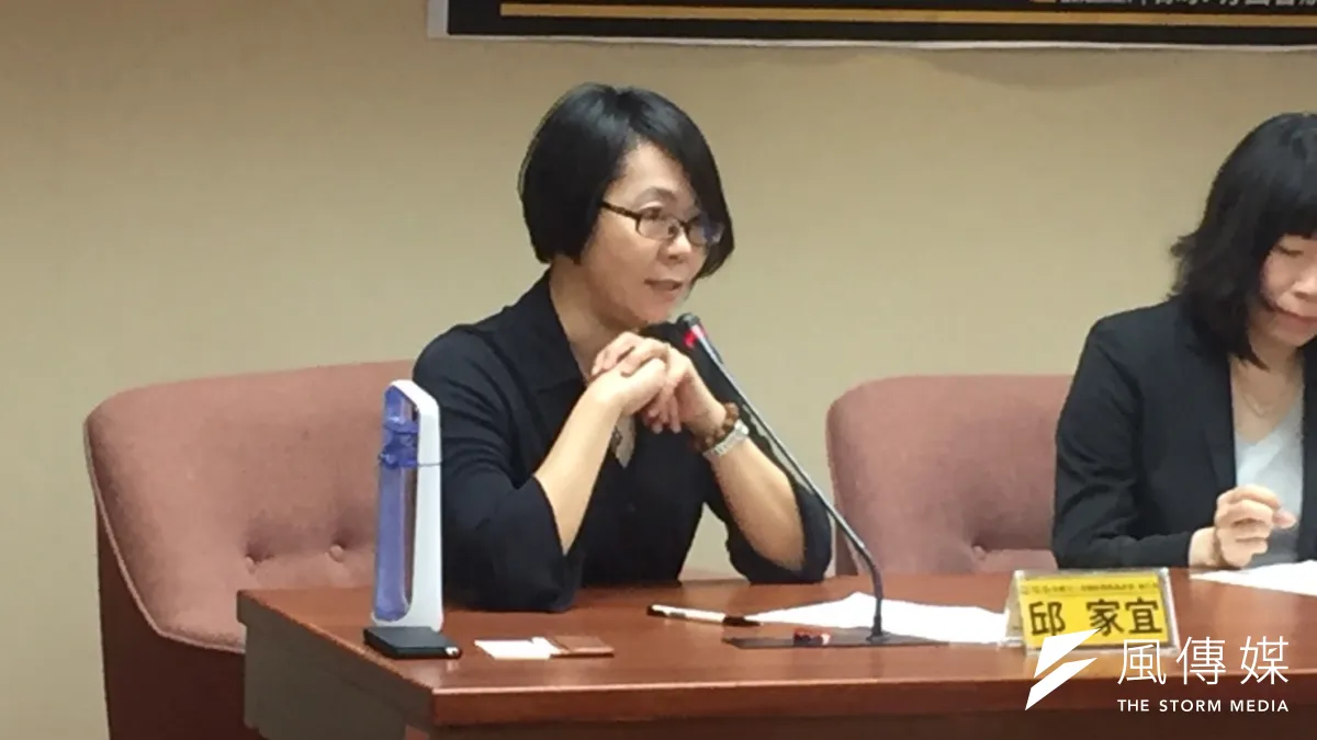 對於NCC公告之《公設電視事業設立許可辦法》草案,邱家宜表示,媒體是監督政府的第四權,因此政府對公共媒體應保有一定距離,不應干預太多。(李泰誼攝)