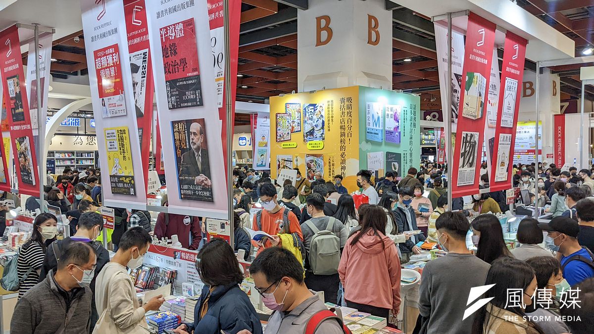 久別重逢,2023台北國際書展人潮爆棚。(顏麟宇攝) 久別重逢,2023台北國際書展人潮爆棚。(顏麟宇攝)