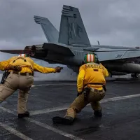 フィリピン海を航行する米海軍第7艦隊のニミッツ級空母。(写真/米海軍公式サイトより) フィリピン海を航行する米海軍第7艦隊のニミッツ級空母。(写真/米海軍公式サイトより)