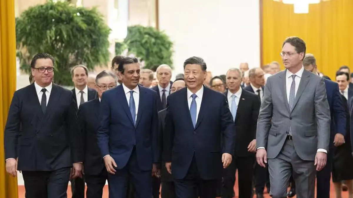 中國國家主席習近平2025年3月28日會見國際工商界代表有40多位外資CEO,其中包括美國聯邦快遞、德國賓士、日本豐田、韓國三星等。(新華社)