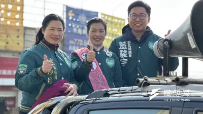 賴清德、蕭美琴多次搶救陳秀寶(中)選情,民進黨保住彰化3席優勢。(資料照,羅立邦攝)
