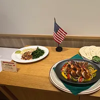 シズラーが「DISCOVER AMERICA FAIR REVIVAL SELECTION」を全店で開催。5年ぶりに復活した人気フェアで、アメリカ5地域の多彩な食文化を再現したメニューを提供。(写真/黃信維撮影) シズラーが「DISCOVER AMERICA FAIR REVIVAL SELECTION」を全店で開催。5年ぶりに復活した人気フェアで、アメリカ5地域の多彩な食文化を再現したメニューを提供。(写真/黃信維撮影)