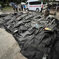 フィリピン当局とAP通信によると、今回の地震はマグニチュード6.9で、震源はセブ州ボゴ市の北東約19キロの海域、深さは5~10キロの浅い地震だった。セブや周辺の島々では強い揺れが観測され、一部地域では建物の壁が倒壊・亀裂が生じた。(写真/AP) フィリピン当局とAP通信によると、今回の地震はマグニチュード6.9で、震源はセブ州ボゴ市の北東約19キロの海域、深さは5~10キロの浅い地震だった。セブや周辺の島々では強い揺れが観測され、一部地域では建物の壁が倒壊・亀裂が生じた。(写真/AP)