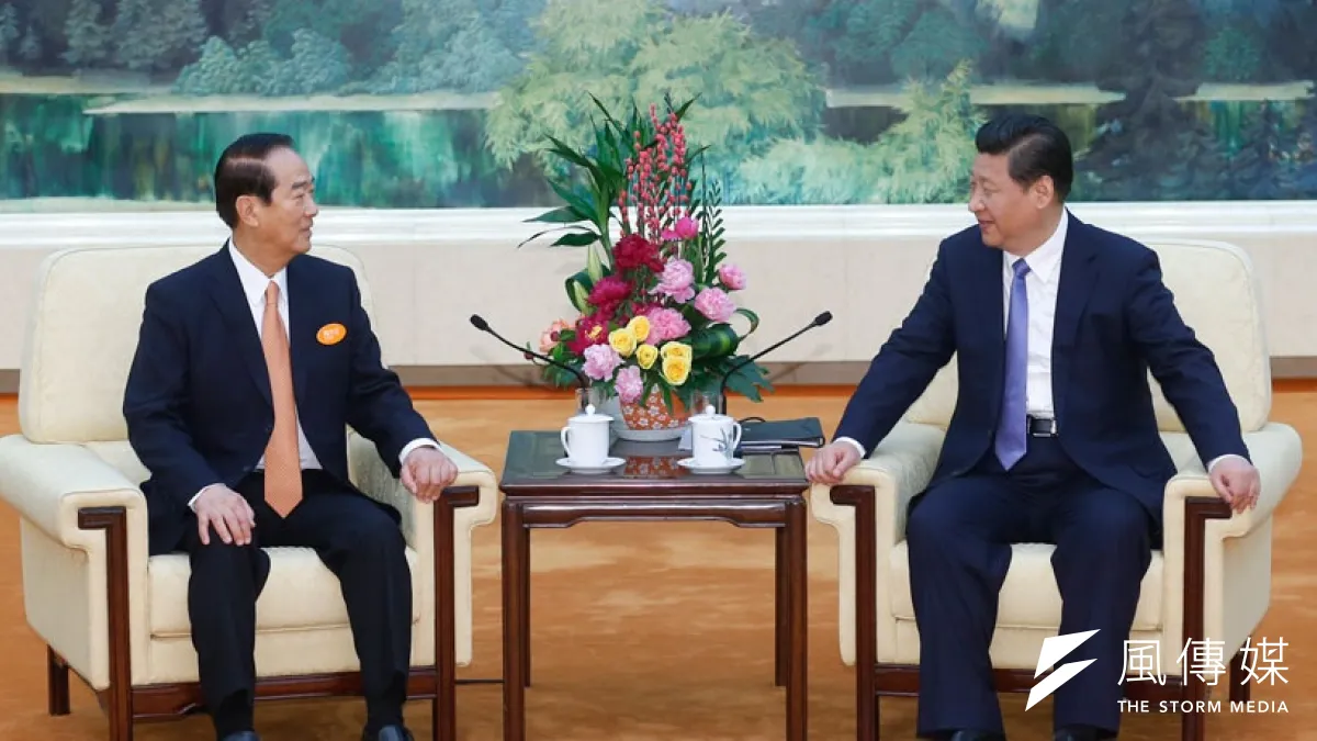 宋楚瑜在北京大學發表演說:「我是中國人,也是吃台灣米的台灣人,更是愛吃辣椒的湖南人;我們有不同的意見與聲音,卻一定要有共同的語言。」(取自中新社)