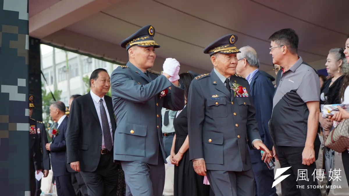 呂坤修(左)擔任陸軍司令後,陸軍文化有不小的改變。(資料照,張曜麟攝)