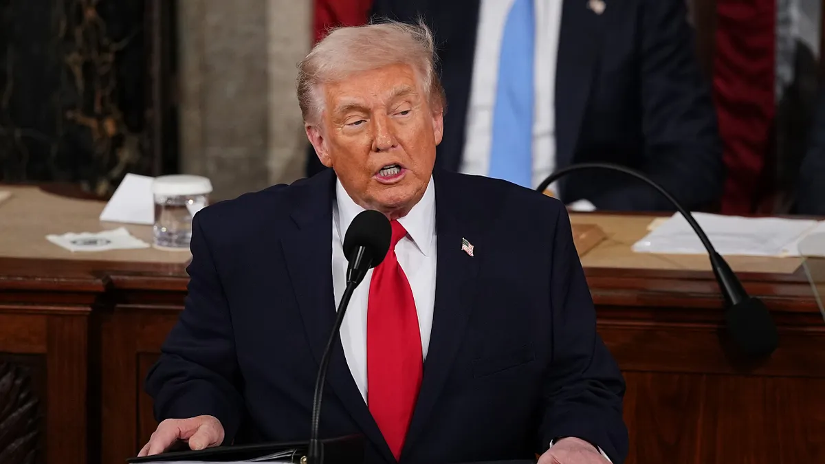 美國總統川普並沒有因為最高法院判決放棄關稅政策的意圖。(美聯社)