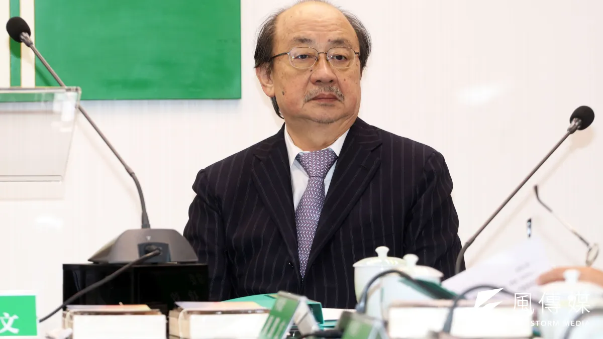 民進黨6日下午舉行中常會,總統蔡英文特別感謝民進黨立法院黨團總召柯建銘讓促轉條例三讀通過。(蘇仲泓攝)