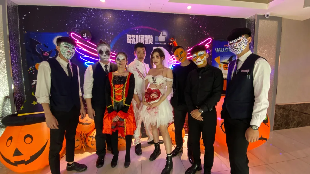 六星級itv網紅網帥拍不停。(圖/新莊歌喉讚itv提供)