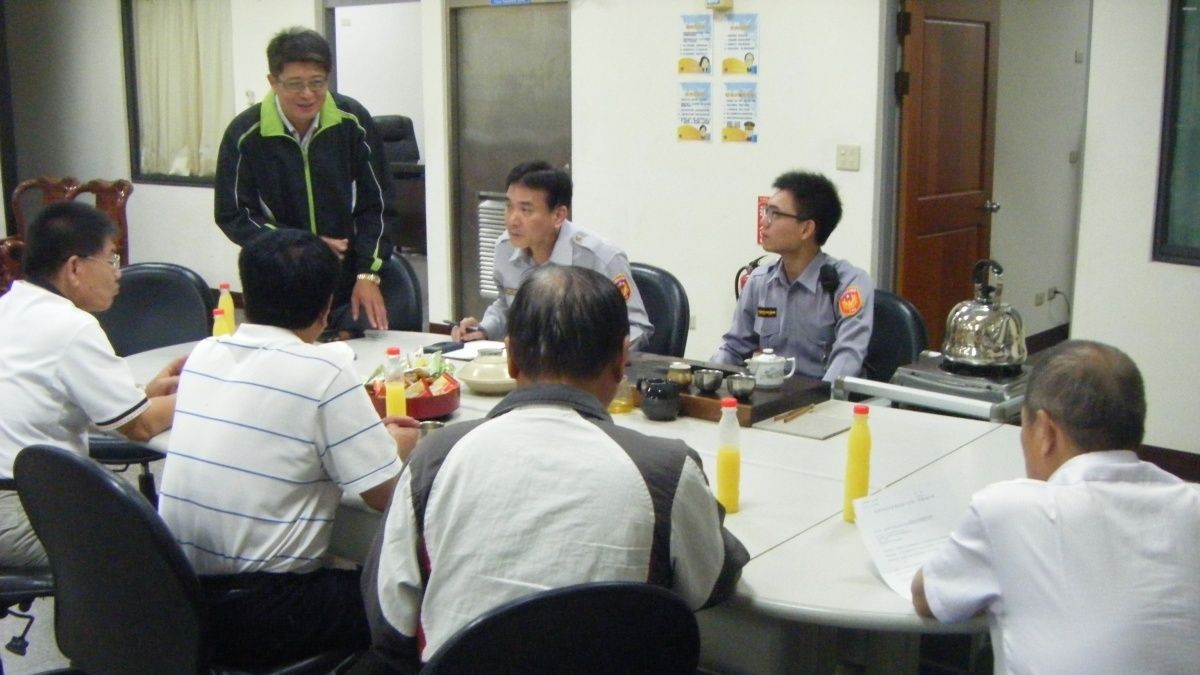 護家園治安 警長邀里長共同防詐騙 杜絕竊案 護家園治安 警長邀里長共同防詐騙 杜絕竊案