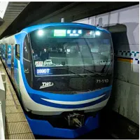 りんかい線、新型車両『71-000形』が初運行を迎え、東京テレポート駅でテープカットと出発式が行われた。りんかい線 新型車両『71-000形』出発式 (写真/運営事務局提供) りんかい線、新型車両『71-000形』が初運行を迎え、東京テレポート駅でテープカットと出発式が行われた。りんかい線 新型車両『71-000形』出発式 (写真/運営事務局提供)