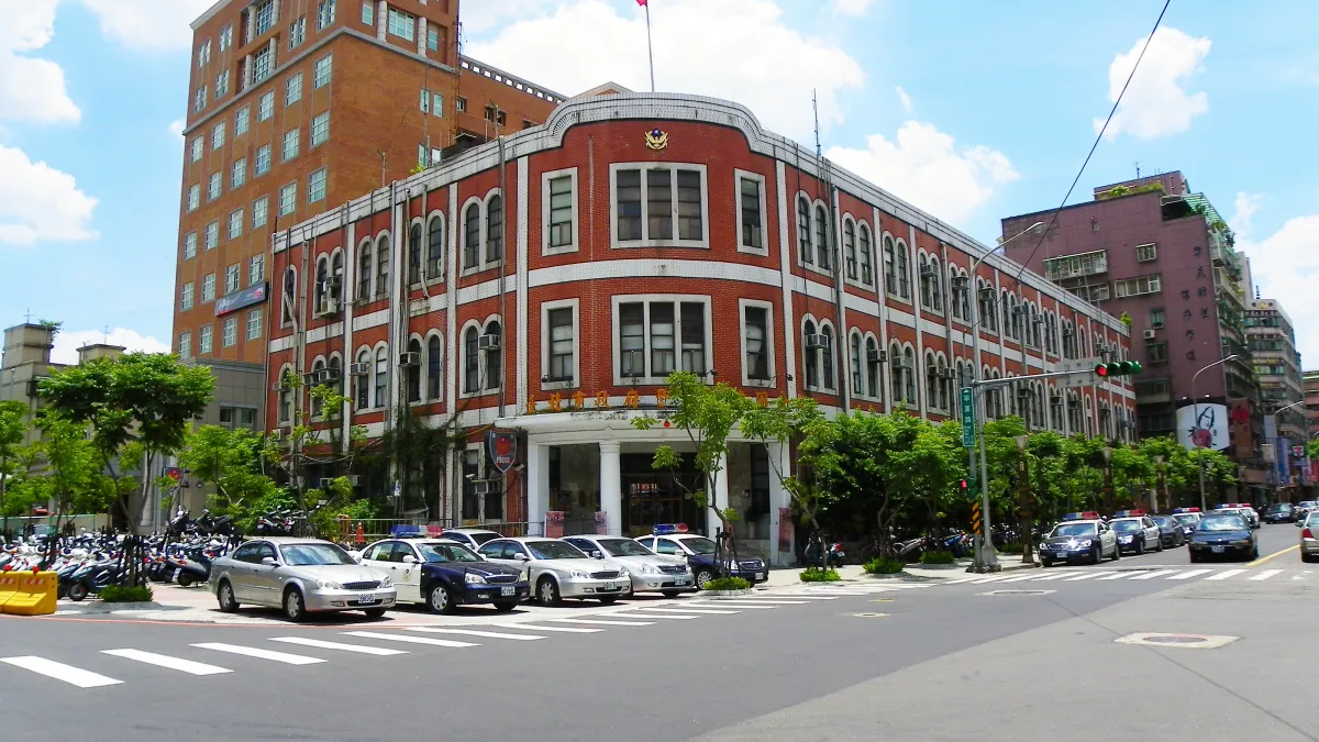 春節治安不打烊 警政署長為信義分局執勤同仁打氣