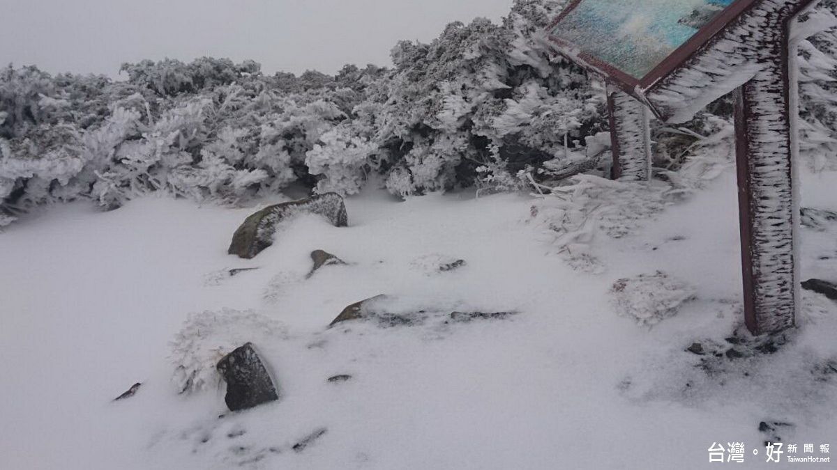 受冷氣團影響雪山地區積雪 登山注意安全 受冷氣團影響雪山地區積雪 登山注意安全