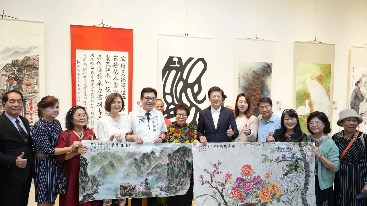 新北市政府文化局與中華文耀文教經貿交流協會及百位藝術家共同策辦「中華文耀·甲辰之美·祥龍獻瑞—國際藝術聯展」。(圖/新北市政府文化局)