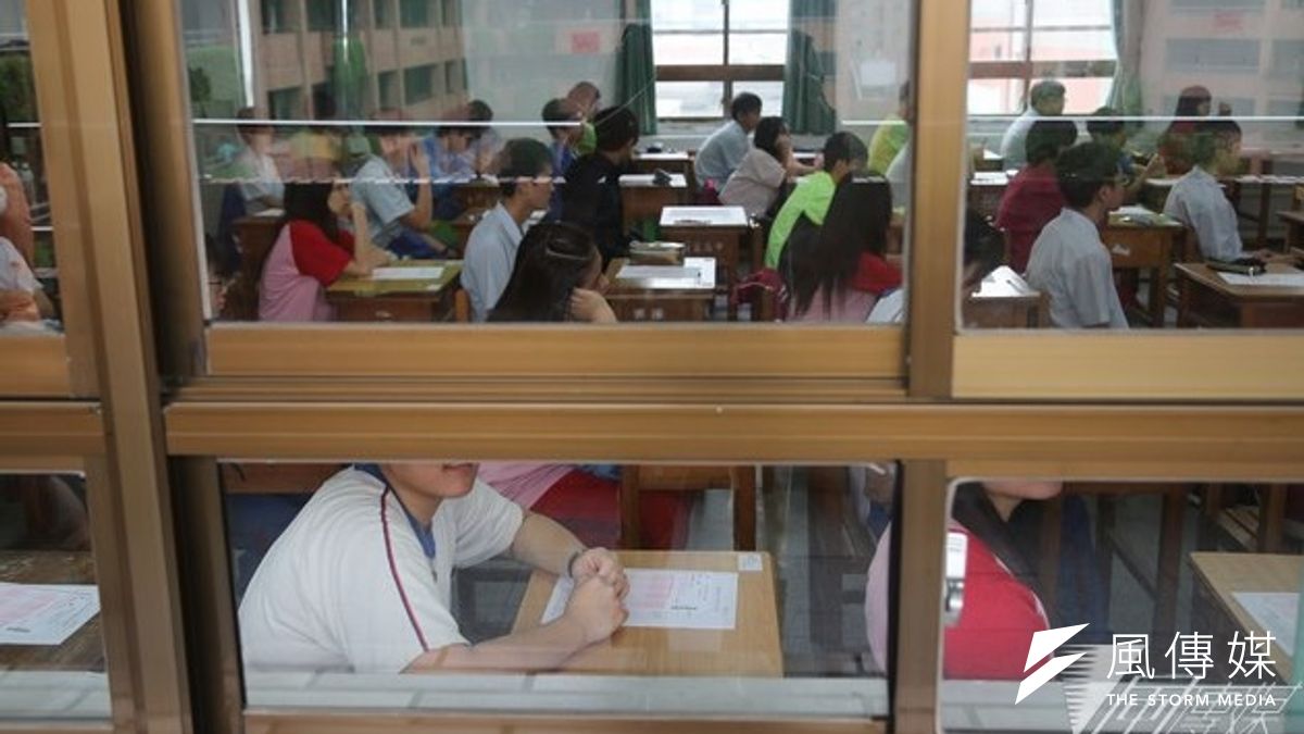 會考上陣,但不公布落點讓考生心中七上八下,地方政府也要求教育部公布更多資訊。(余志偉攝) 會考上陣,但不公布落點讓考生心中七上八下,地方政府也要求教育部公布更多資訊。(余志偉攝)