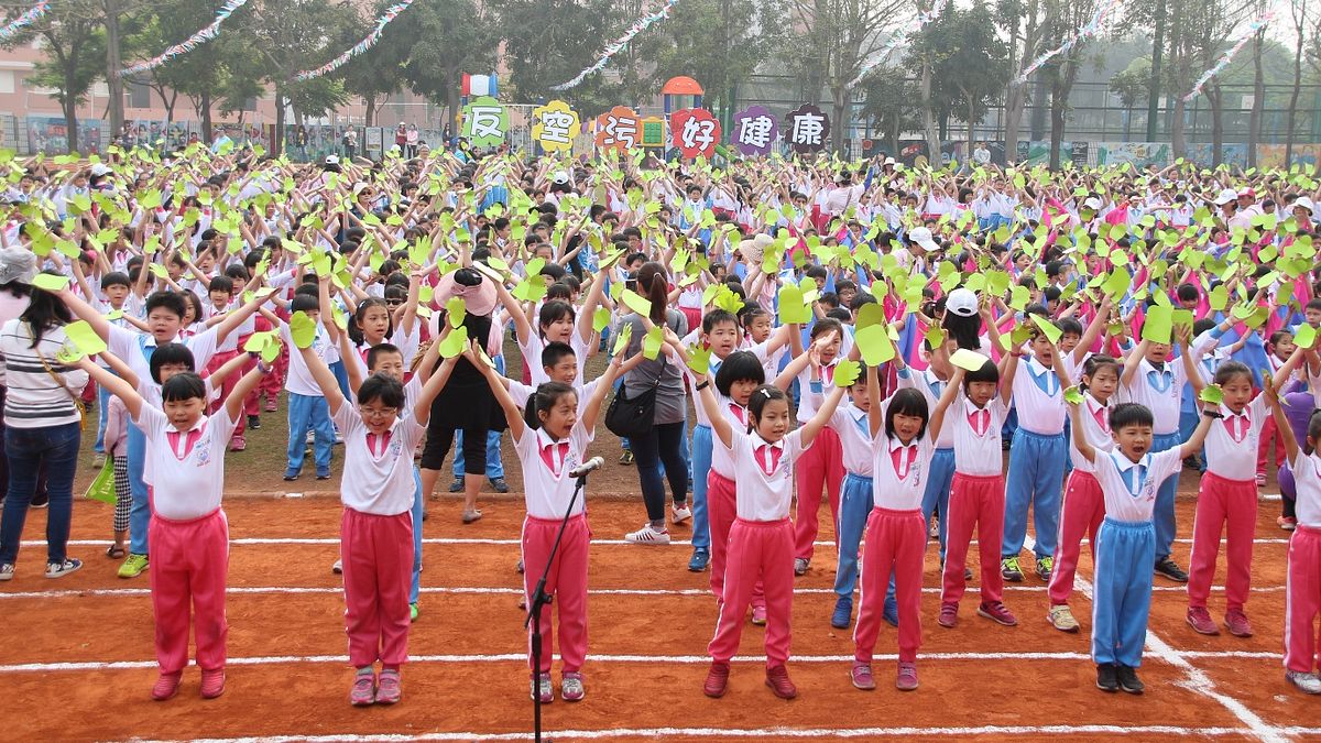 興嘉23周年校慶 千人合唱反空污 興嘉23周年校慶 千人合唱反空污