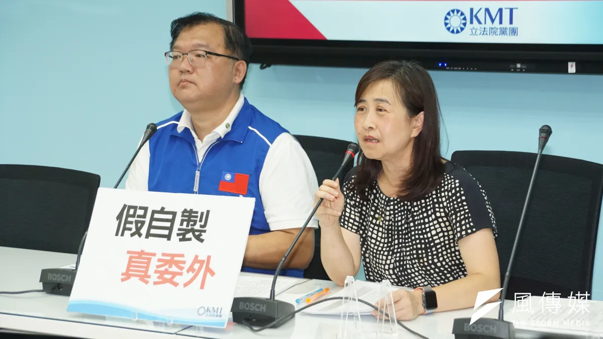 藍委痛批華視拿近億補助卻沒有公開招標直接給5家公司,還自創名詞說是「自製協拍」,文化部也照給預算,質疑有公然包庇之嫌。(盧逸峰攝)
