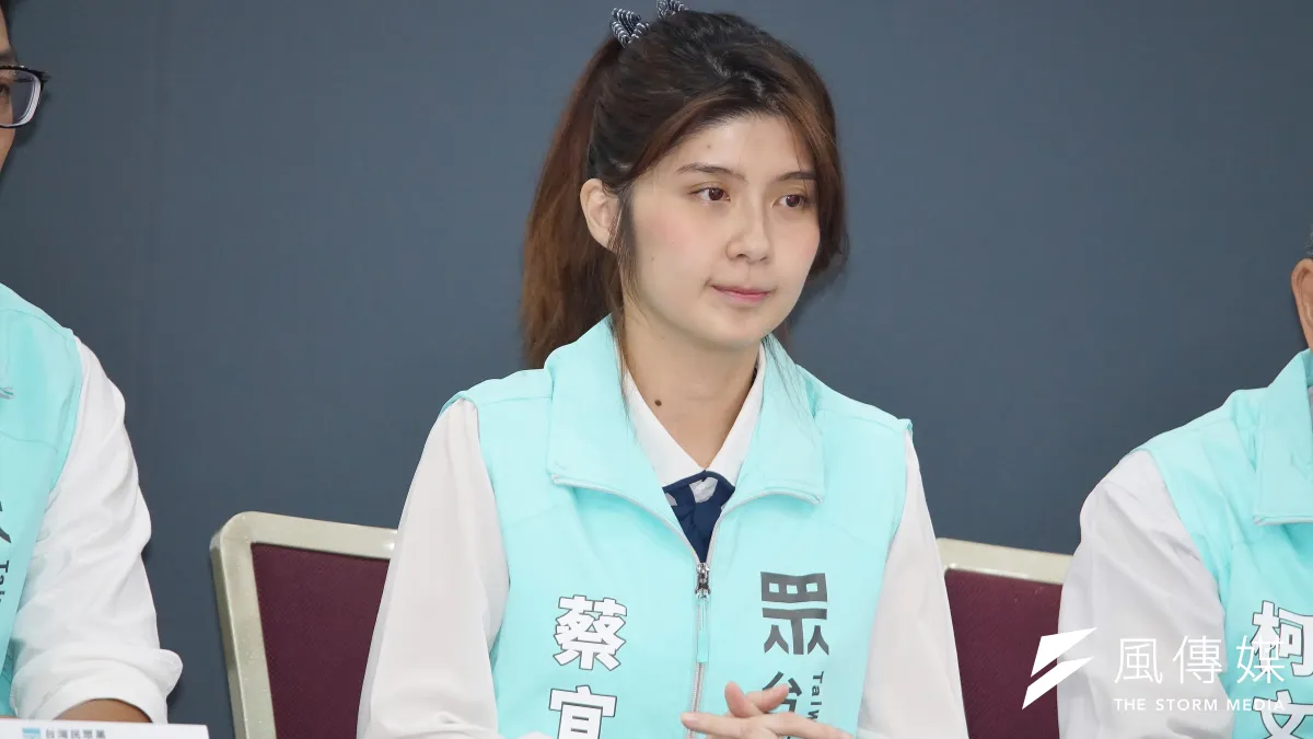 民眾黨立院黨團助理蔡宜芳(見圖)日前傳出不倫戀,隨後又捲入密謀負面選舉一事。民眾黨13日召開中評會決議,對其處以停止黨權1年之處分。(資料照,盧逸峰攝)