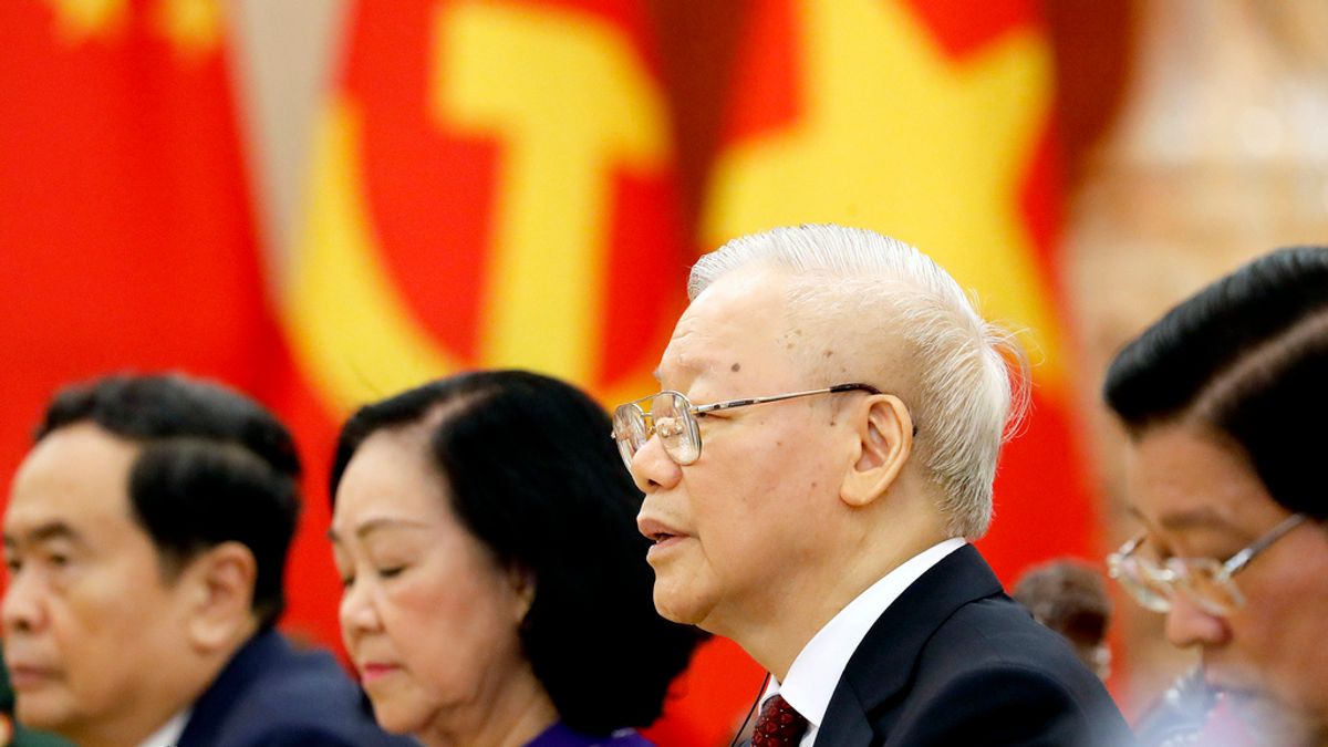 2023年12月12日,中國國家主席習近平對越南進行國事訪問,越方由越共總書記阮富仲親迎。(美聯社) 2023年12月12日,中國國家主席習近平對越南進行國事訪問,越方由越共總書記阮富仲親迎。(美聯社)