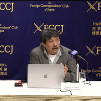 逢坂巌氏が日本の政治コミュニケーションの制度的制約を述べ、澤康臣氏がSNSでの情報汚染や匿名利用の問題を指摘した。(写真/FCCJ提供) 逢坂巌氏が日本の政治コミュニケーションの制度的制約を述べ、澤康臣氏がSNSでの情報汚染や匿名利用の問題を指摘した。(写真/FCCJ提供)