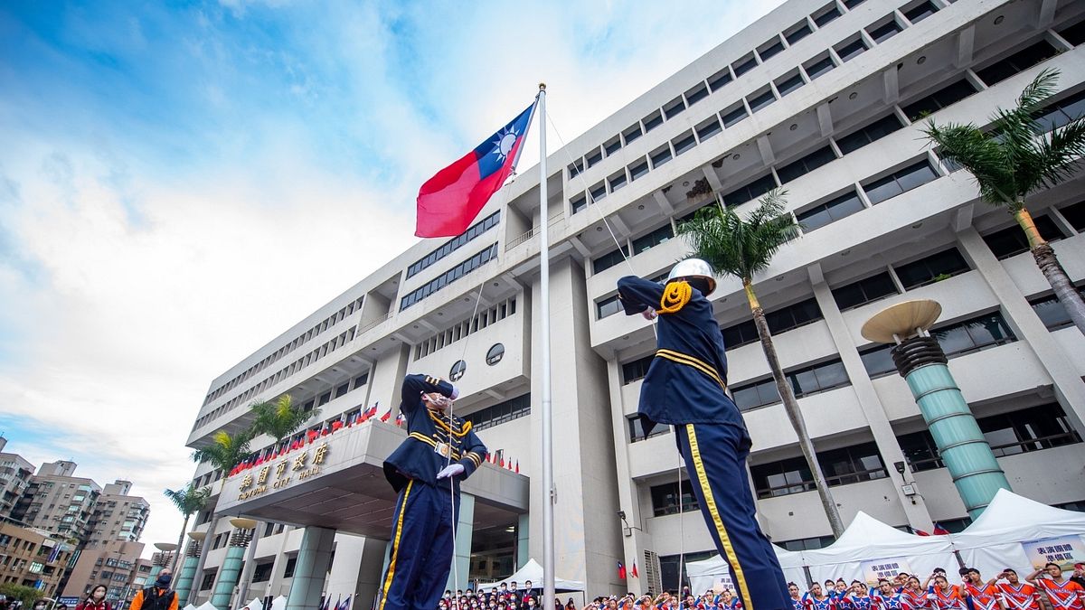 國軍莒光日教學節目出現「質量」,被民進黨立委批評使用中國用語是被滲透、被統戰。(圖/張善政臉書專頁) 國軍莒光日教學節目出現「質量」,被民進黨立委批評使用中國用語是被滲透、被統戰。(圖/張善政臉書專頁)