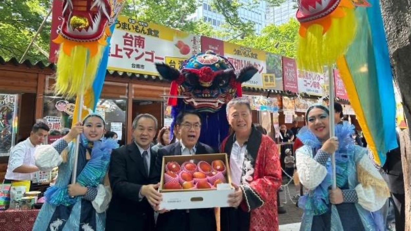 爽市長?狂出國無人罵?黃偉哲4年內出訪50次 月平均逾1次