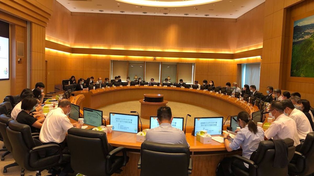 新北與基隆今舉辦合作交流平臺第3次副市長會議,針對合作案件的推動進行溝通,以加強各項計畫進展。(圖/新北市研考會提供) 新北與基隆今舉辦合作交流平臺第3次副市長會議,針對合作案件的推動進行溝通,以加強各項計畫進展。(圖/新北市研考會提供)