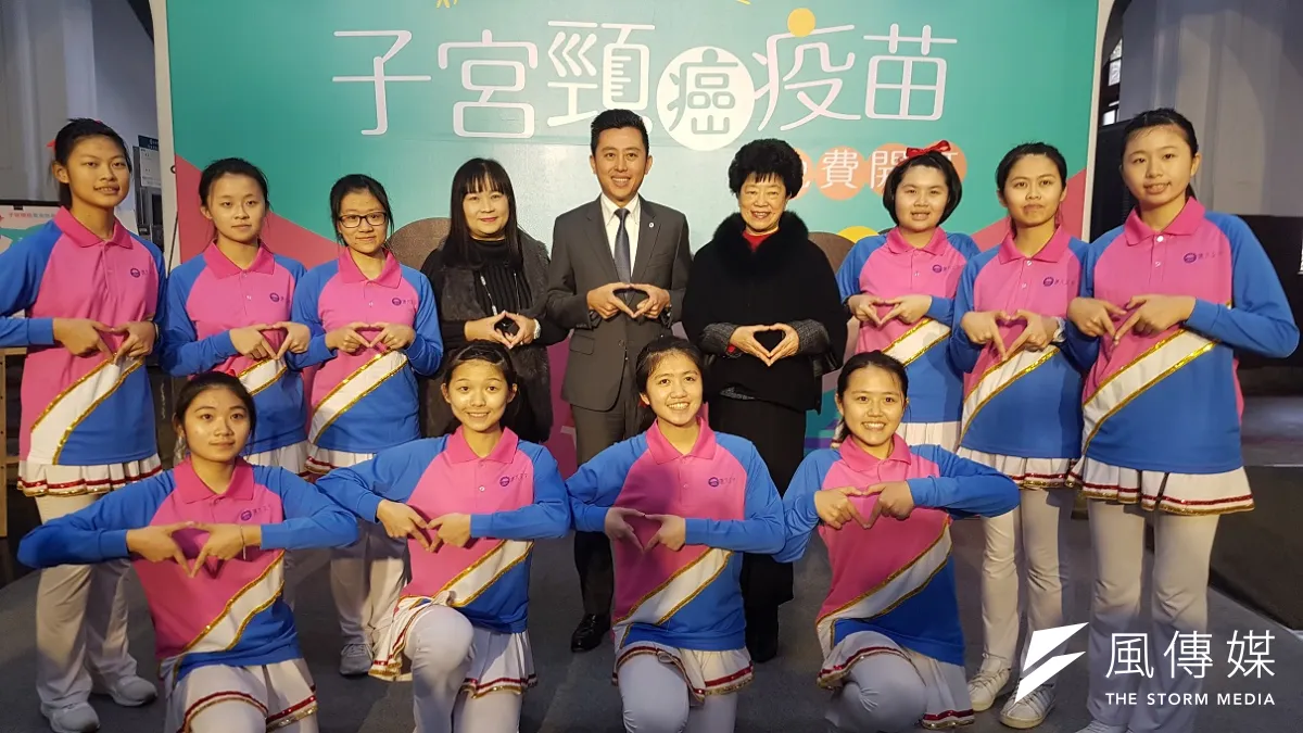 新竹市衛生局即日起啟動國一女生免費子宮頸癌疫苗校園巡迴接種活動,全市將有2400名國中女生受惠。(圖/方詠騰攝)