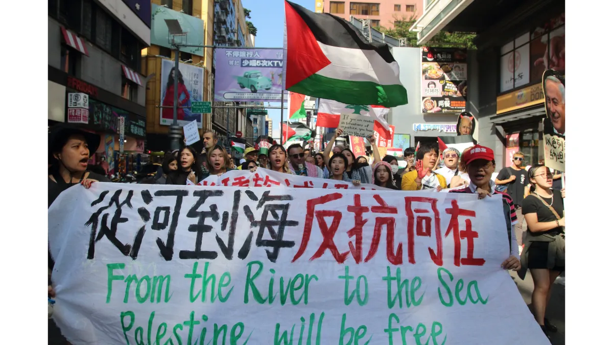 「從河到海,反抗同在:台灣聲援巴勒斯坦」大遊行,13日在台北西門町商圈登場。(主辦單位提供)